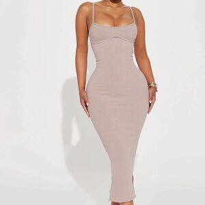 Fashion Nova | Mauve midi Dress